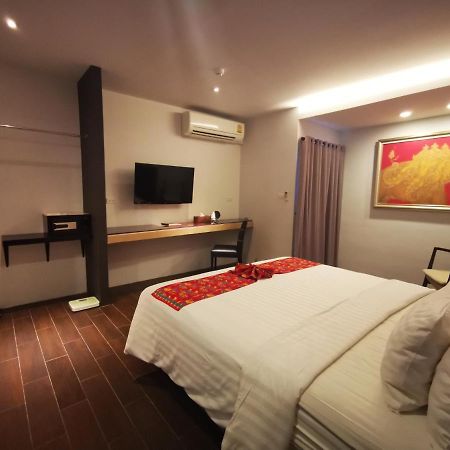נחון סי טמארט Mandy Nok Hotel מראה חיצוני תמונה