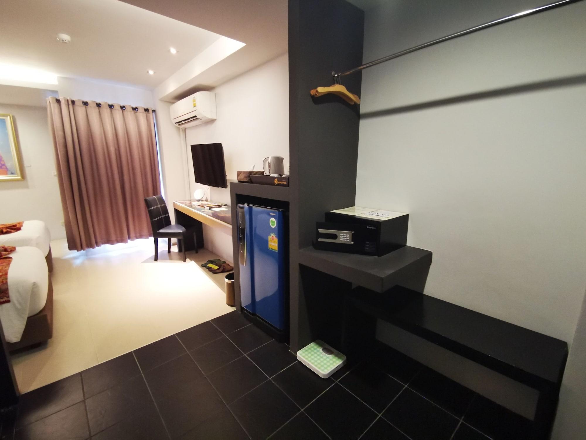 נחון סי טמארט Mandy Nok Hotel מראה חיצוני תמונה